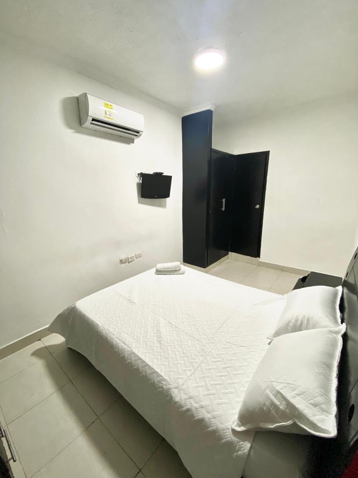 בארנקווילה Hotel Estefania Princess 84 מראה חיצוני תמונה