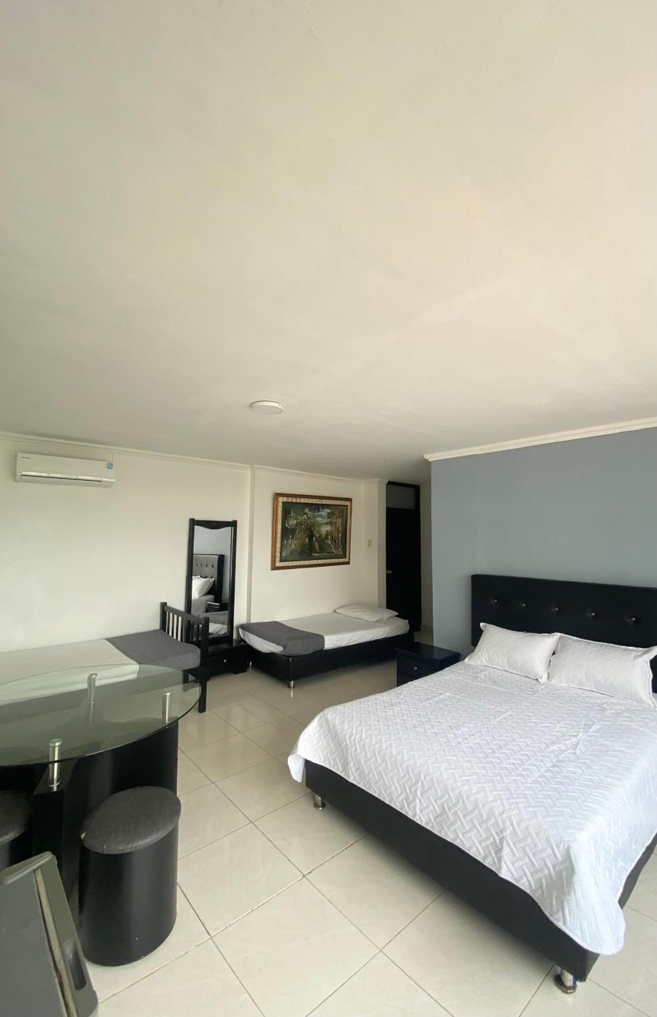 בארנקווילה Hotel Estefania Princess 84 מראה חיצוני תמונה